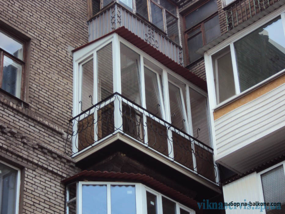 Балконы волной. Застекленный балкон в хрущевке. Французское остекление балкона. Панорамный балкон в хрущевке. Балкон снаружи.